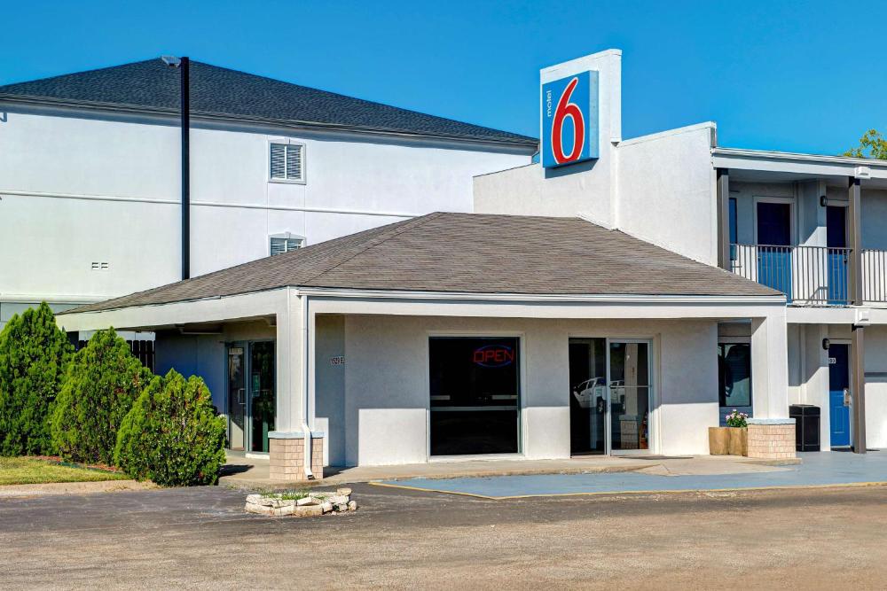 Motel 6-Sulphur Springs, TX